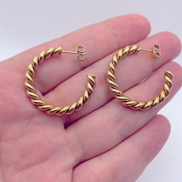 18K Gold Plated Twist Texture Hoop Earrings - Picture 4 of 8